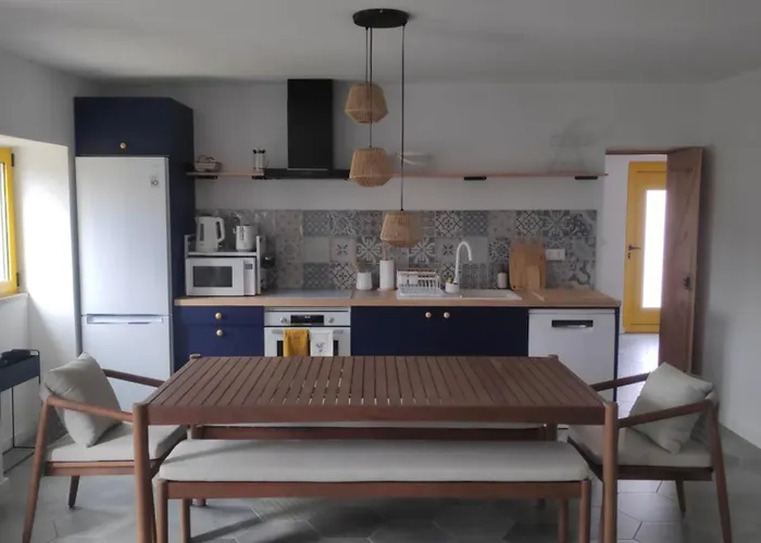 De Vale De Junco Farm stay Envendos
